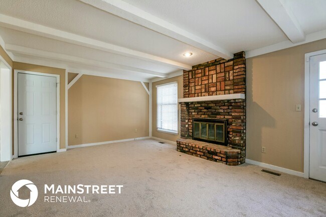 Building Photo - 9000 Evanston Ct