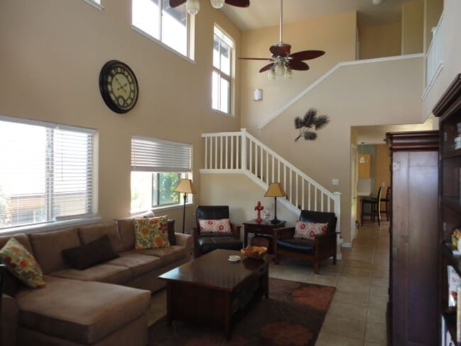 Building Photo - Solar Electric! Exquisite Executive home, beautifully upgraded, pet friendly, and more!