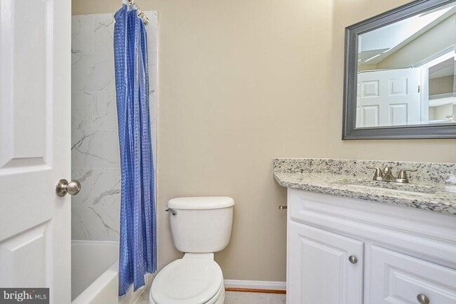 Building Photo - 4100 Fountainside Ln