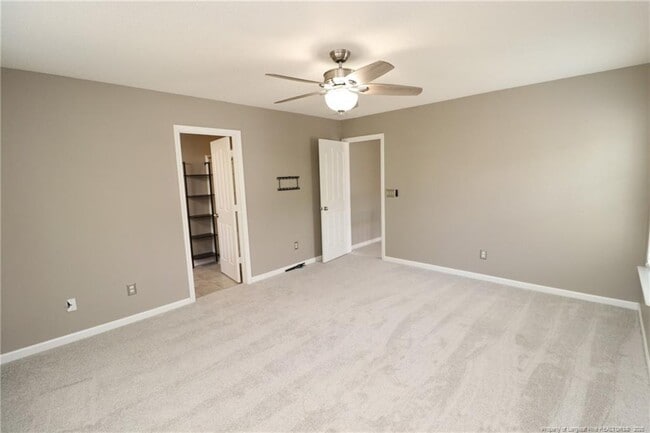 Building Photo - 137 Palmdale Ct