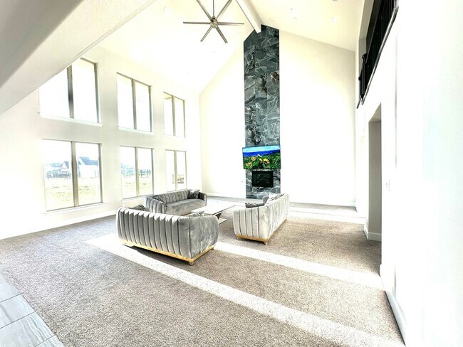 Building Photo - 1405 Gairloch Dr