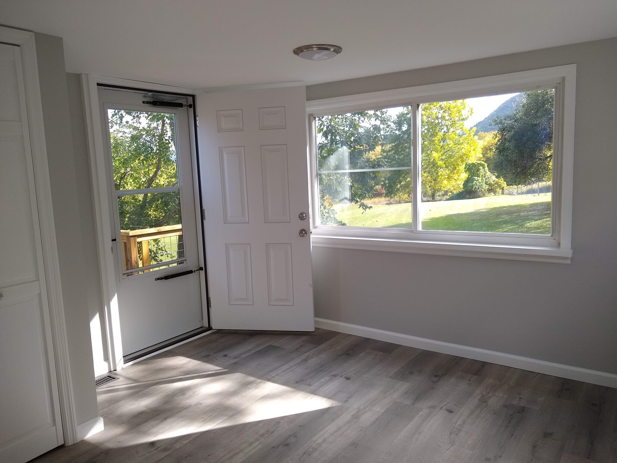 Building Photo - 117 Higrove Ln