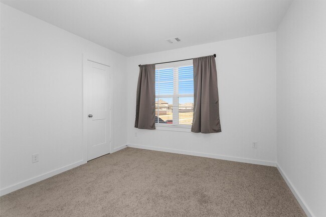 Building Photo - 2127 Heather Rdg Wy