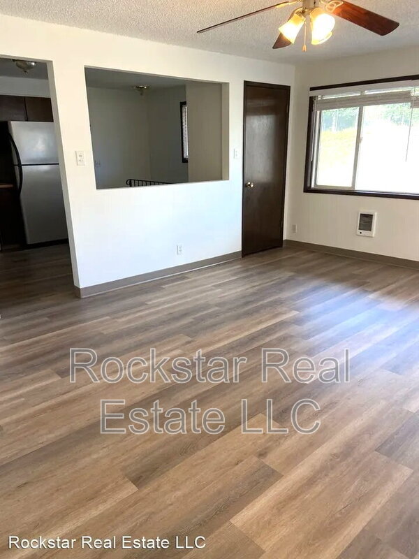 Building Photo - 1307 N Vista