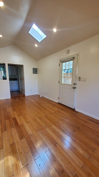 Building Photo - 3222 Ingledale Ter