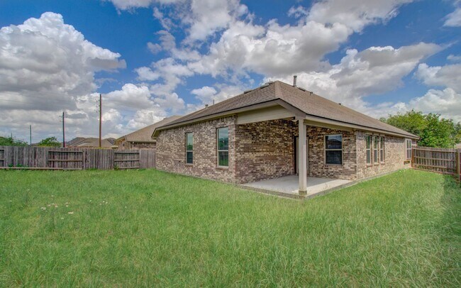 Building Photo - Spacious 4 Bed, 2 Bath Home Zoned to Tomball ISD