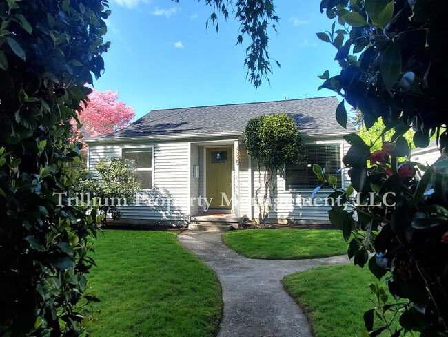 Primary Photo - 4835 N Willamette Blvd