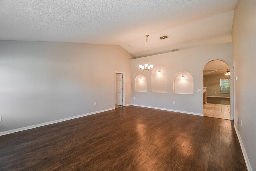 Building Photo - 12451 Glenn Hollow Dr