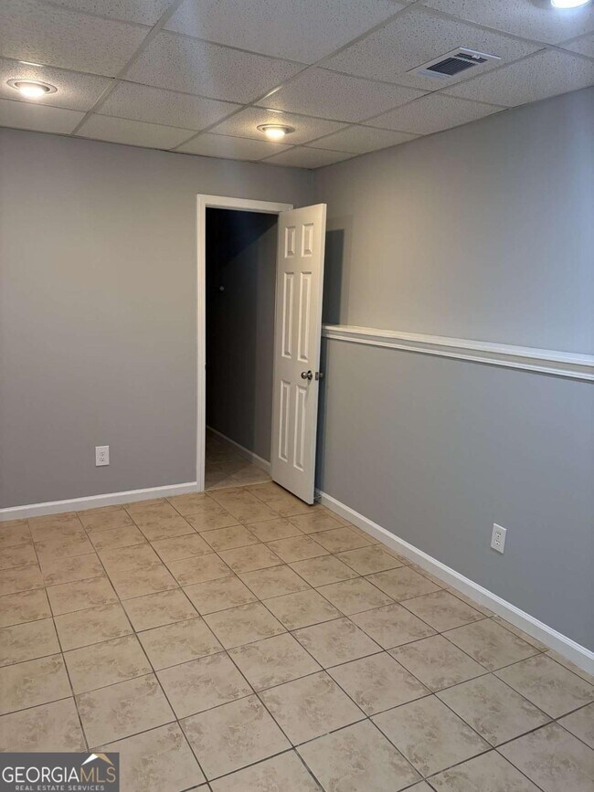 Building Photo - 5045 Bayberry Ct