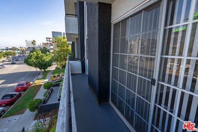 Building Photo - 4378 Sepulveda Blvd