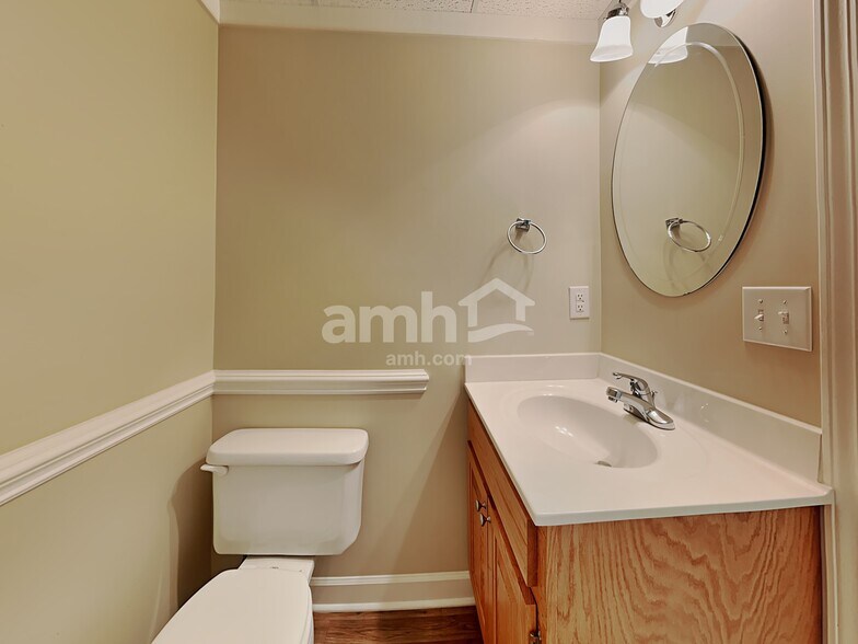 Building Photo - 2645 Wynbrook Dr