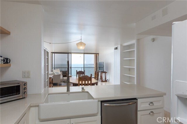 Building Photo - 1750 E Ocean Blvd