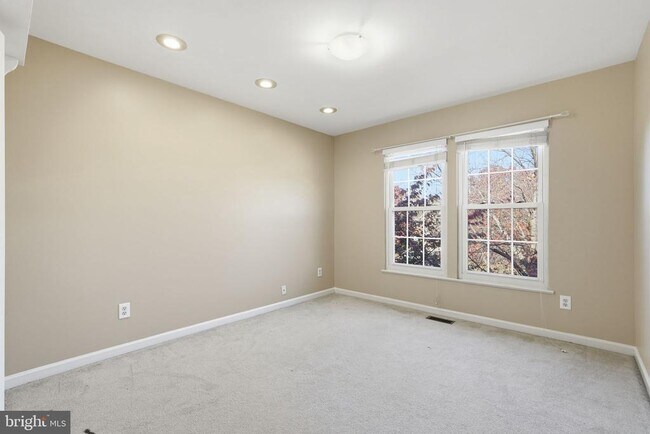 Building Photo - 20721 Sweetair Ct