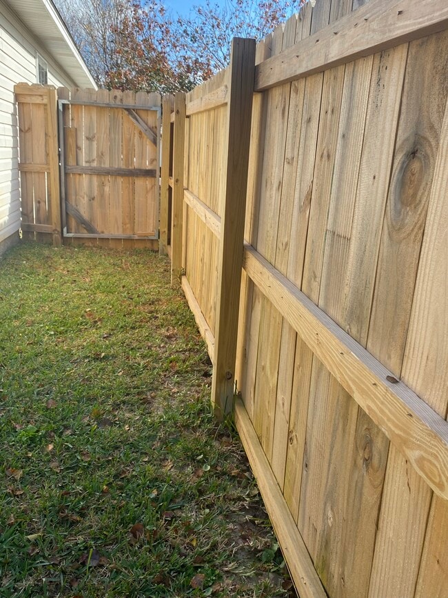 new fencing! - 36 Stowe Rd