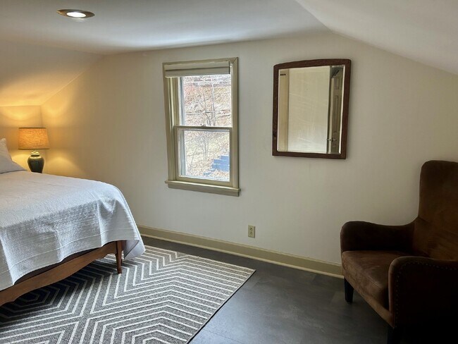 Building Photo - Experience life on Duluth's legendary Skyline Parkway with breathtaking views of Lake Superior an...
