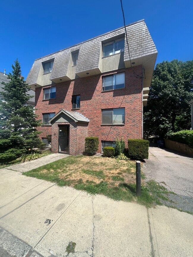Building Photo - 122 Liberty St