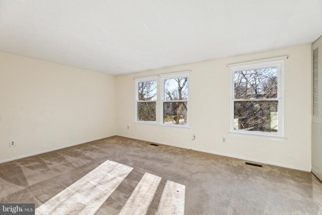 Building Photo - 15023 Oak Crest Ct