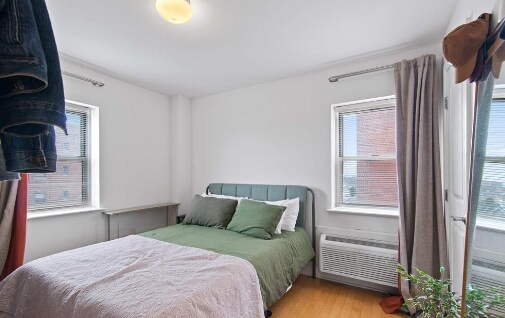 Building Photo - 70 S Munn Ave