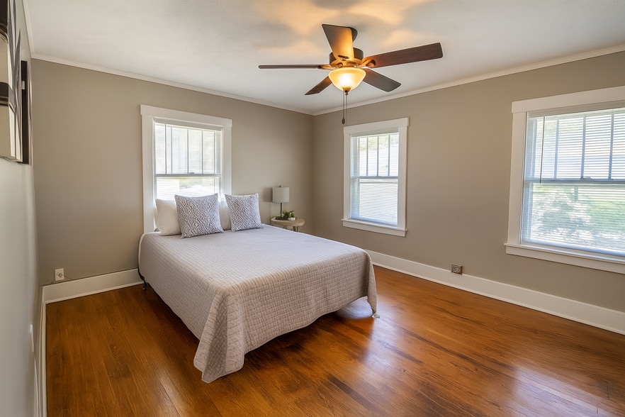 Master Bedroom (Upstairs) - 626 N 41st Ave