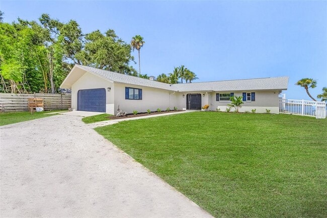 Building Photo - 716 Sarabay Rd