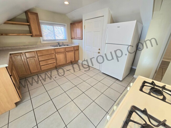 Building Photo - 5004 28th Ave