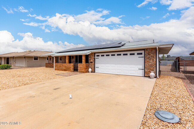 Building Photo - 9430 W Arrowhead Dr