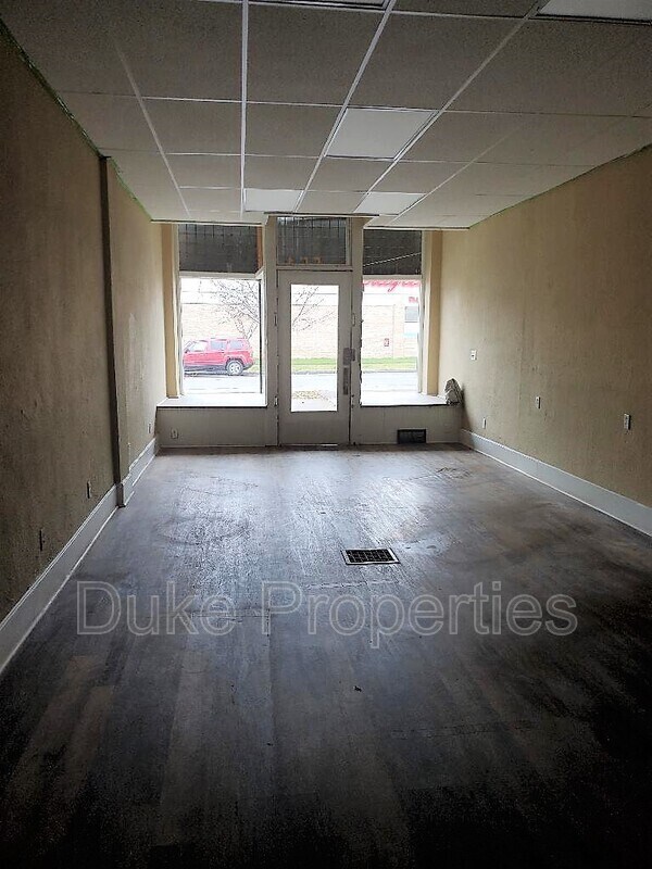 Building Photo - 661 Thurston Rd