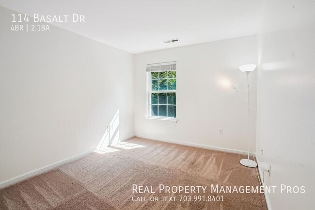 Building Photo - 114 Basalt Dr