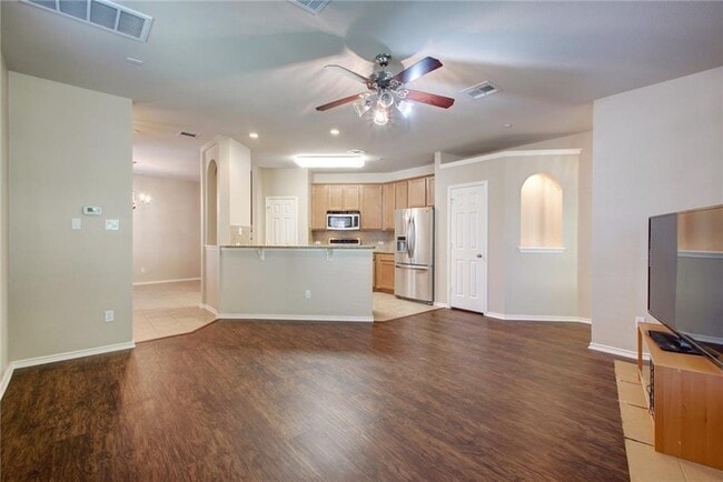 Building Photo - 1310 W Parmer Ln