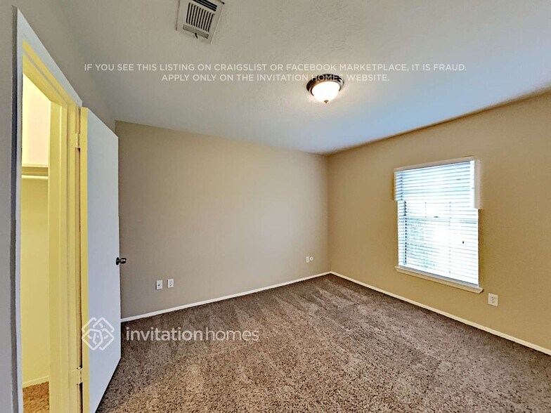 Building Photo - 16430 Forest Bend Ave