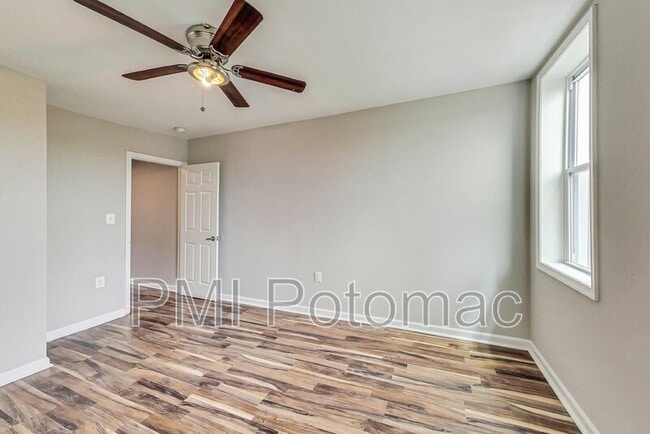 Building Photo - 834 N Stricker St