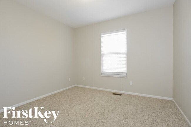 Building Photo - 664 Ballantrae Dr