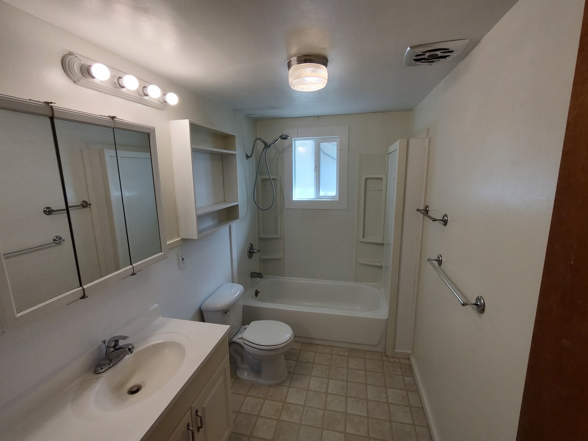 Building Photo - 1112 SE Cotter Pl
