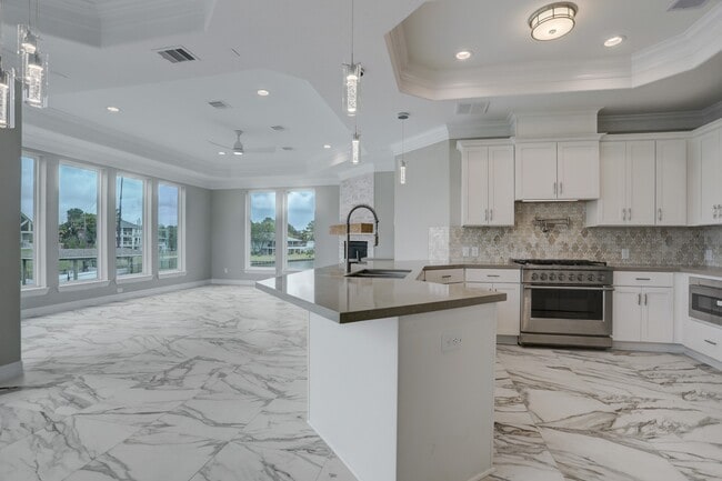 Building Photo - 502 Amalfi Dr