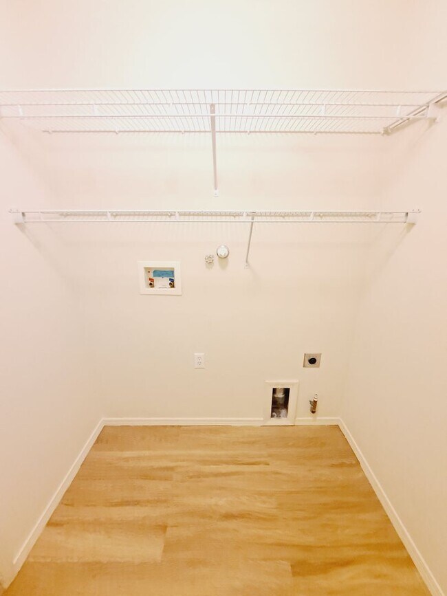 Building Photo - Cute 3 bed 2 bath home