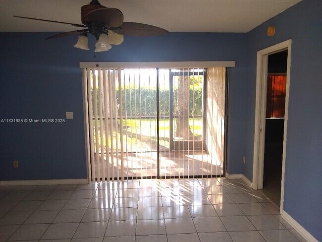 Building Photo - 9665 Riverside Dr