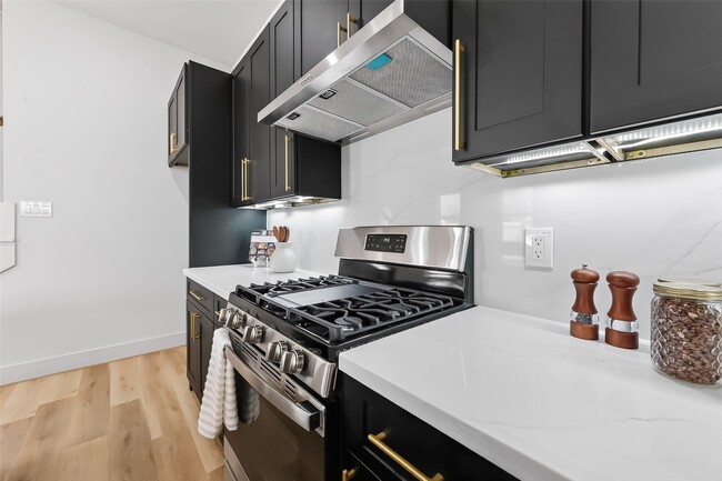 Building Photo - 975 Highland Lgt Ln