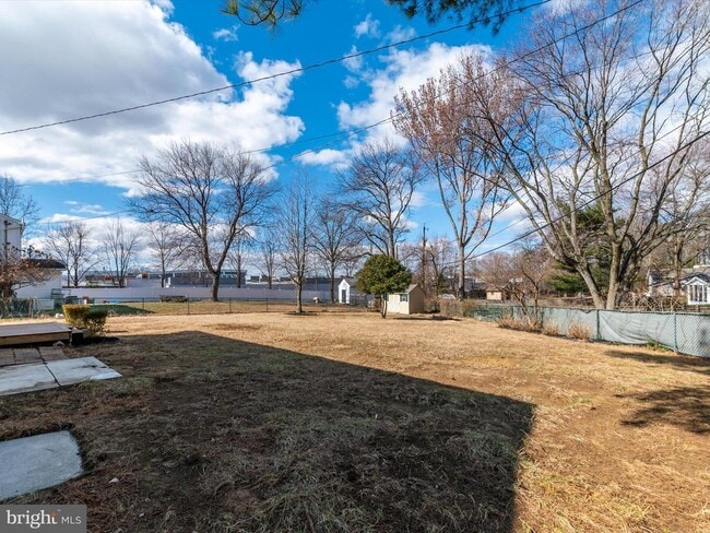 Building Photo - 402 S Cherry Grove Ave
