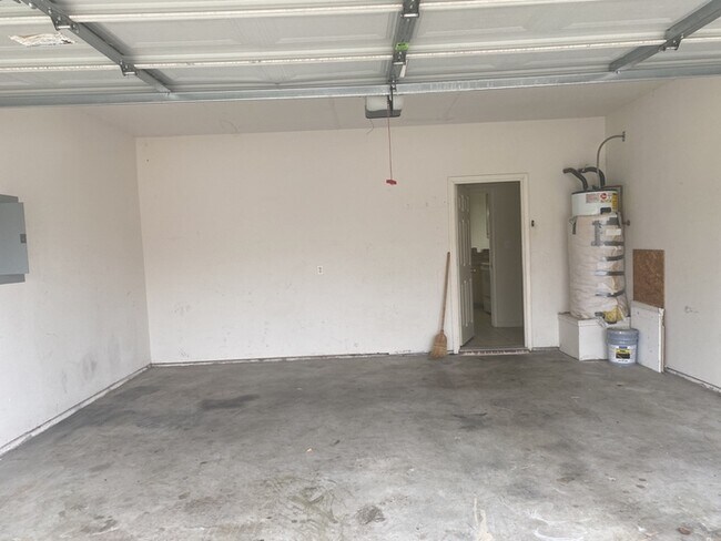 Building Photo - Townhome 3/2/2 in Arlington