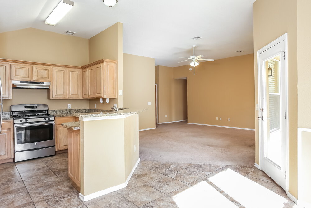 Building Photo - 6004 SE 82nd Cir