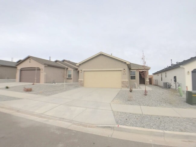 Building Photo - New! Brilliant 3 bedroom Rio Rancho Home. Refrigerated Air! Great Location! Special!