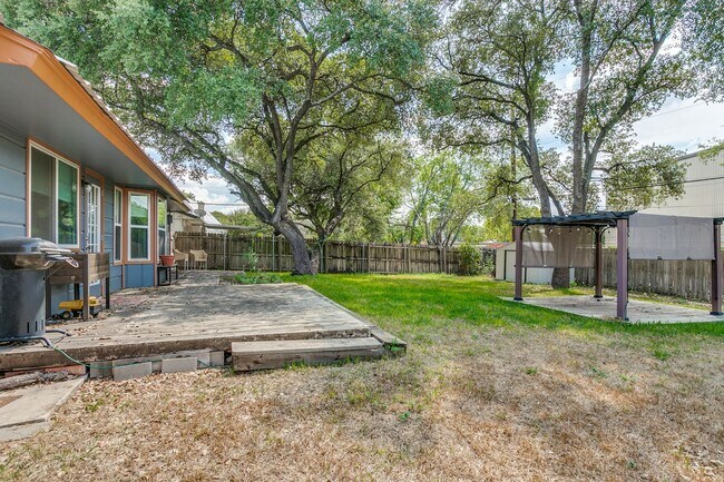 Building Photo - 9515 Reece Dr