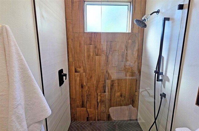 Building Photo - Bold Contemporary Sarasota Luxury Home. 4 Beds/ 4 Baths. Private Pool and Summer Grill.