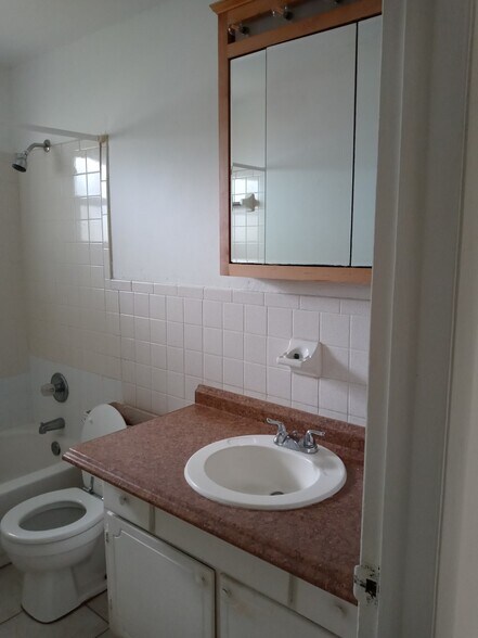 Building Photo - 8034 Orange Ave