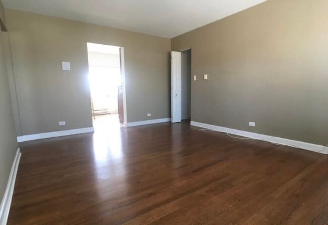 Building Photo - 7626 N Milwaukee Ave