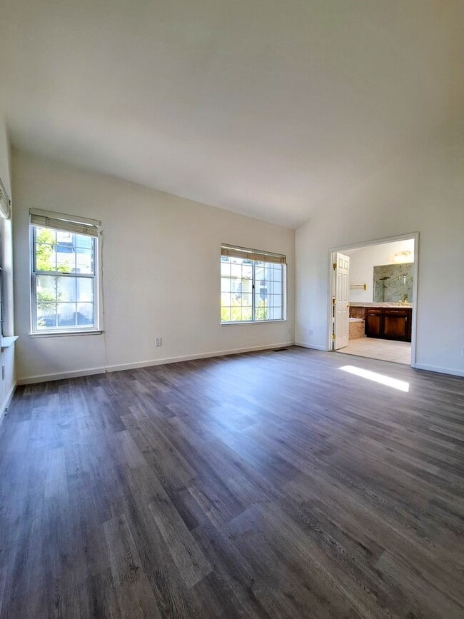 Building Photo - 802 Schooner Bay Dr