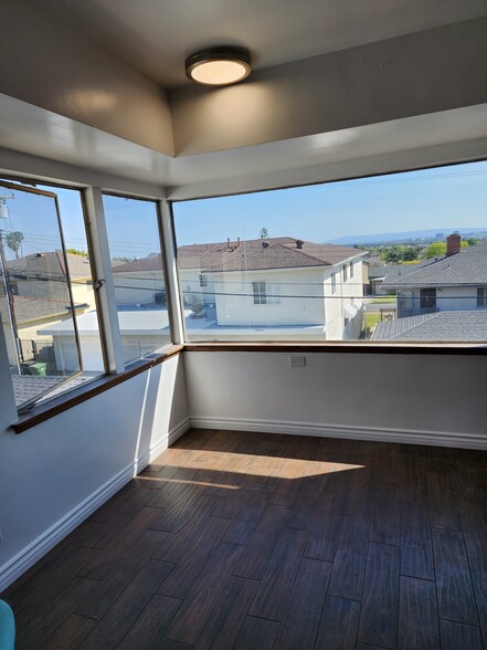 View From Kitchen - 5014 W 58th Pl