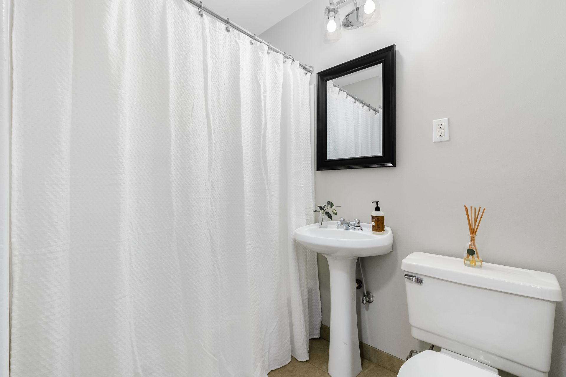 Building Photo - 995 Palmer Rd