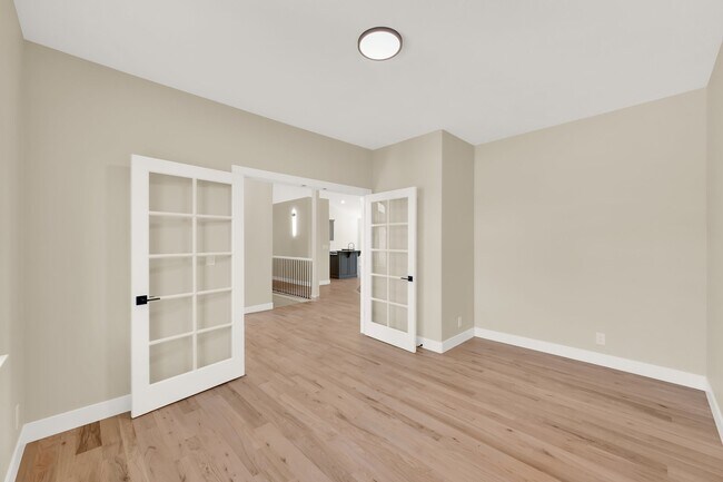 Building Photo - 4333 Park Hollow Ln