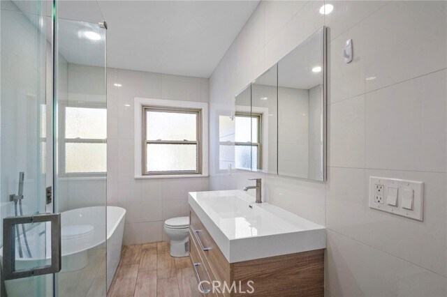 Building Photo - 3272 Craig Dr